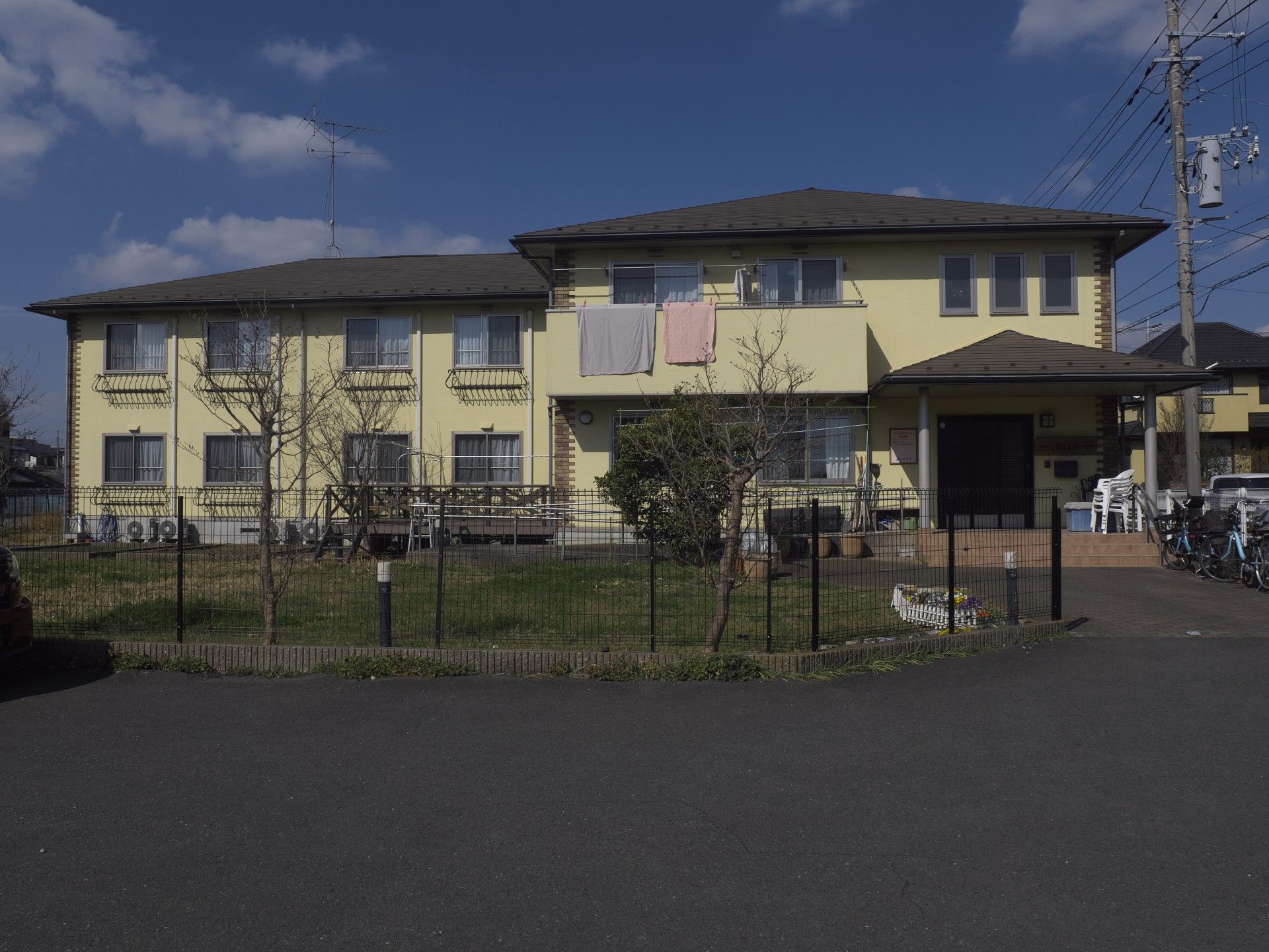 日当たりの良い建物外観