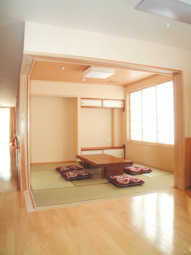 和室の明るい居室