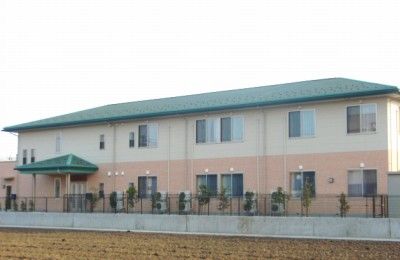 ゆったりとした建物の外観