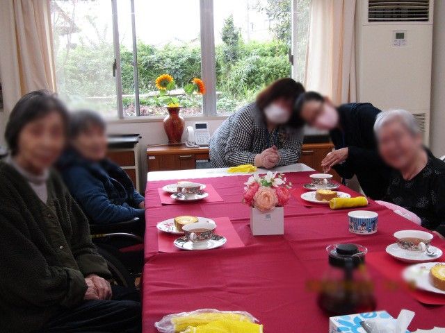 和やかなティータイムの様子