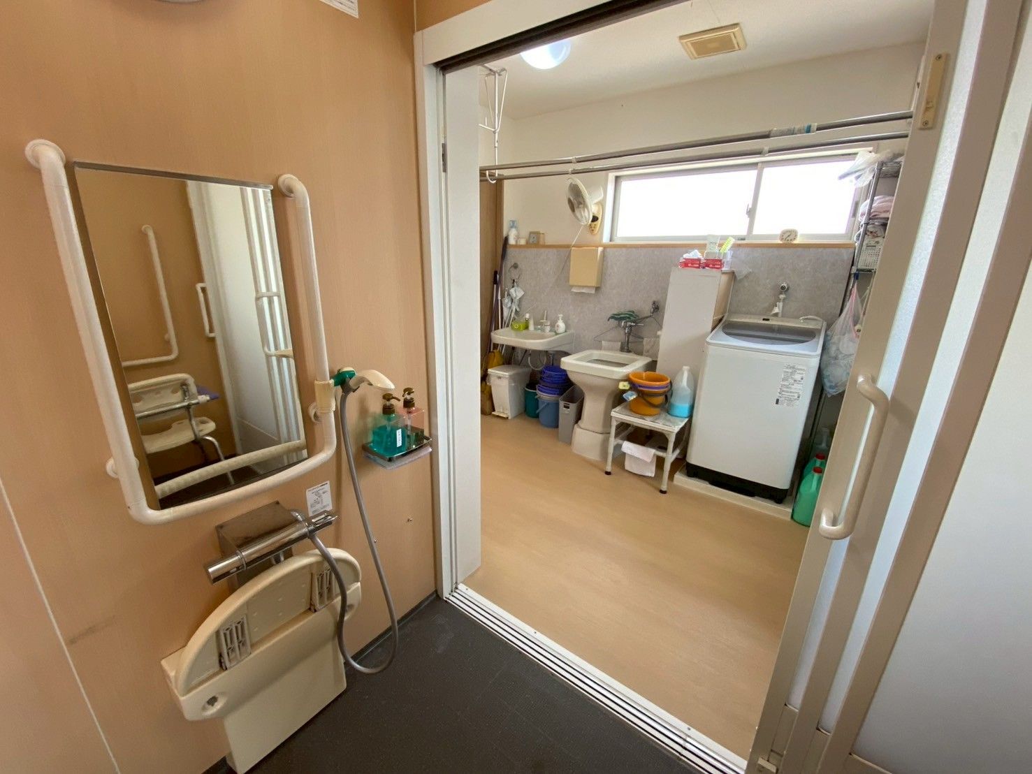 洗面所とランドリー