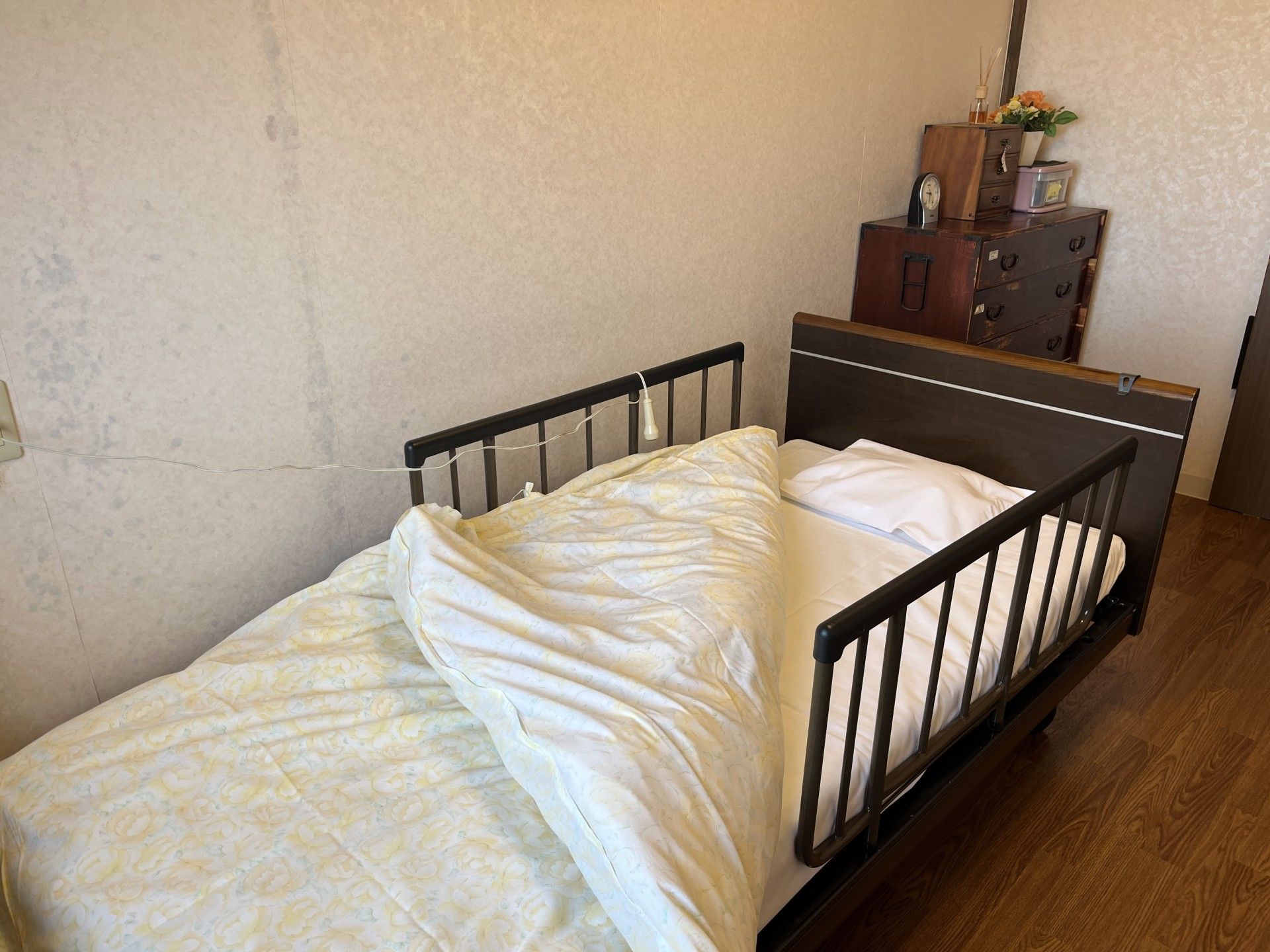 落ち着いた雰囲気の寝室