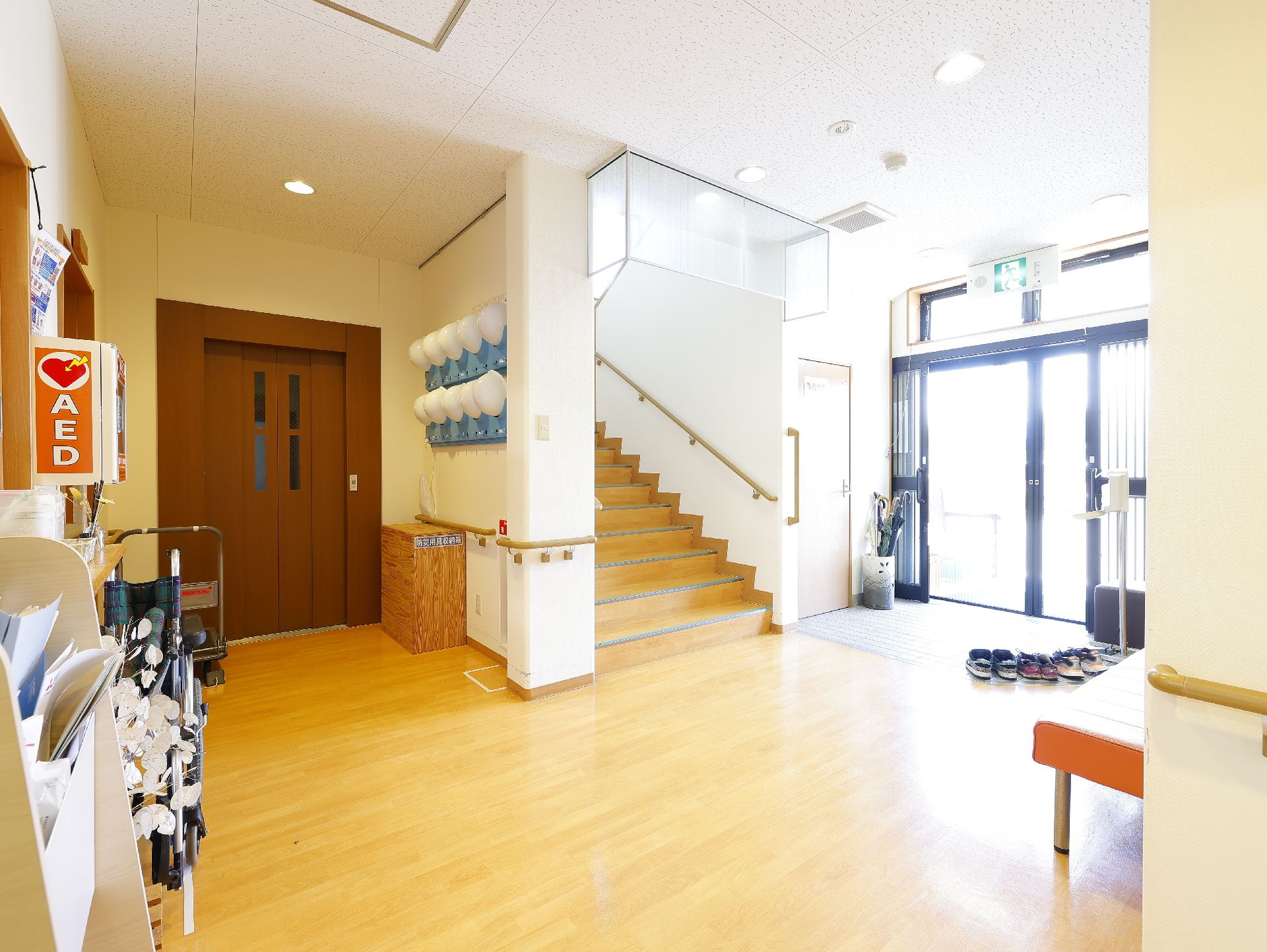 バリアフリー化され、段差がすべて解消されている館内