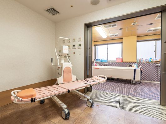 ストレッチャー浴室