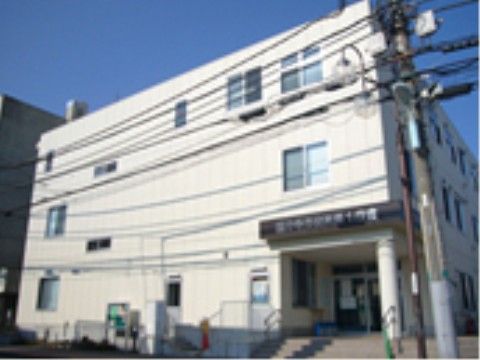 市役所があり、生活の各種手続きが行える。バリアフリーで多目的トイレなどがあるので、安心して利用できる。