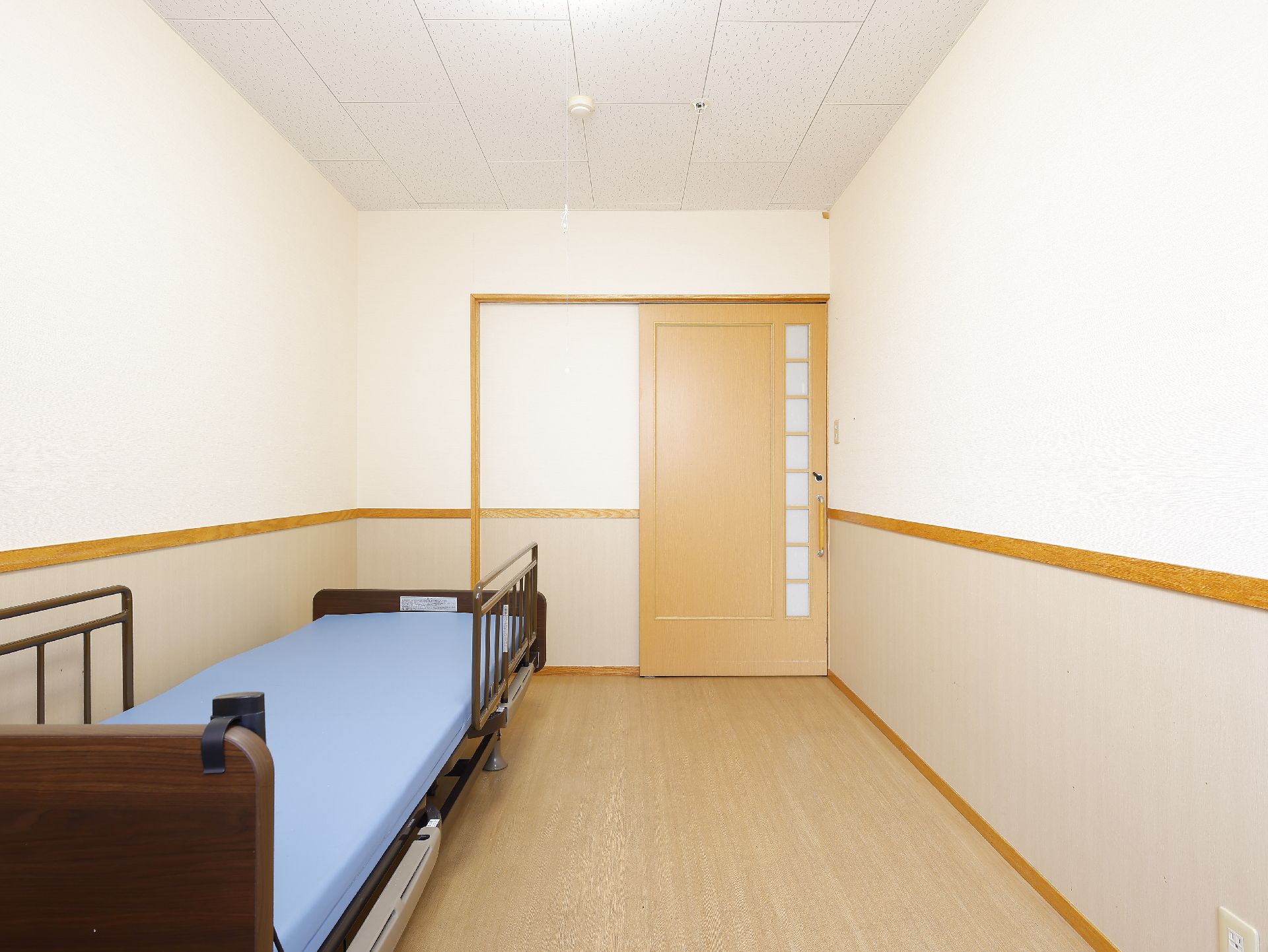 広く、さまざまな家具を置くことができる居室