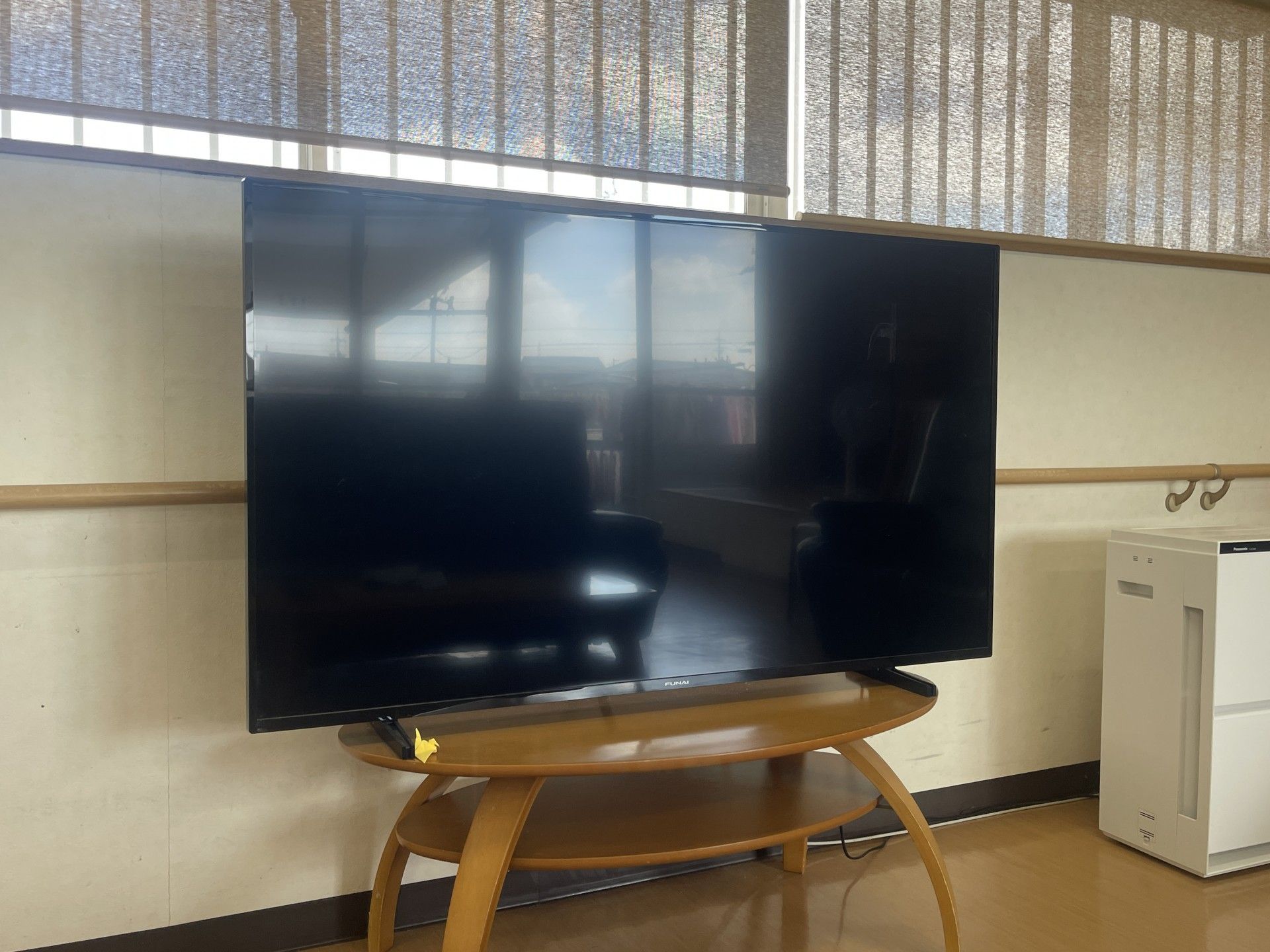 大画面テレビのある部屋