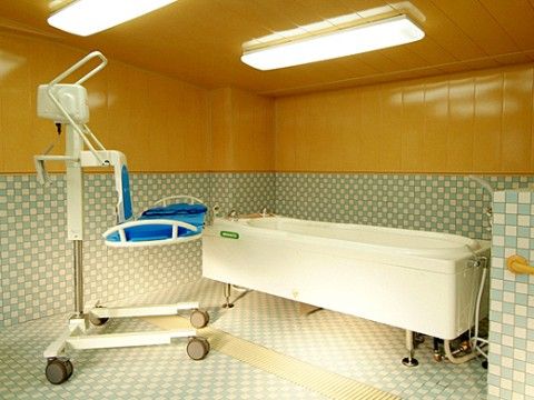 すべての入居者様が快適にかつ安全にご入浴いただけるよう、多種多様な専用機械が準備されている。スタッフによるサポートもあるため安心できる。