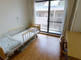 明るい個室の介護施設の部屋