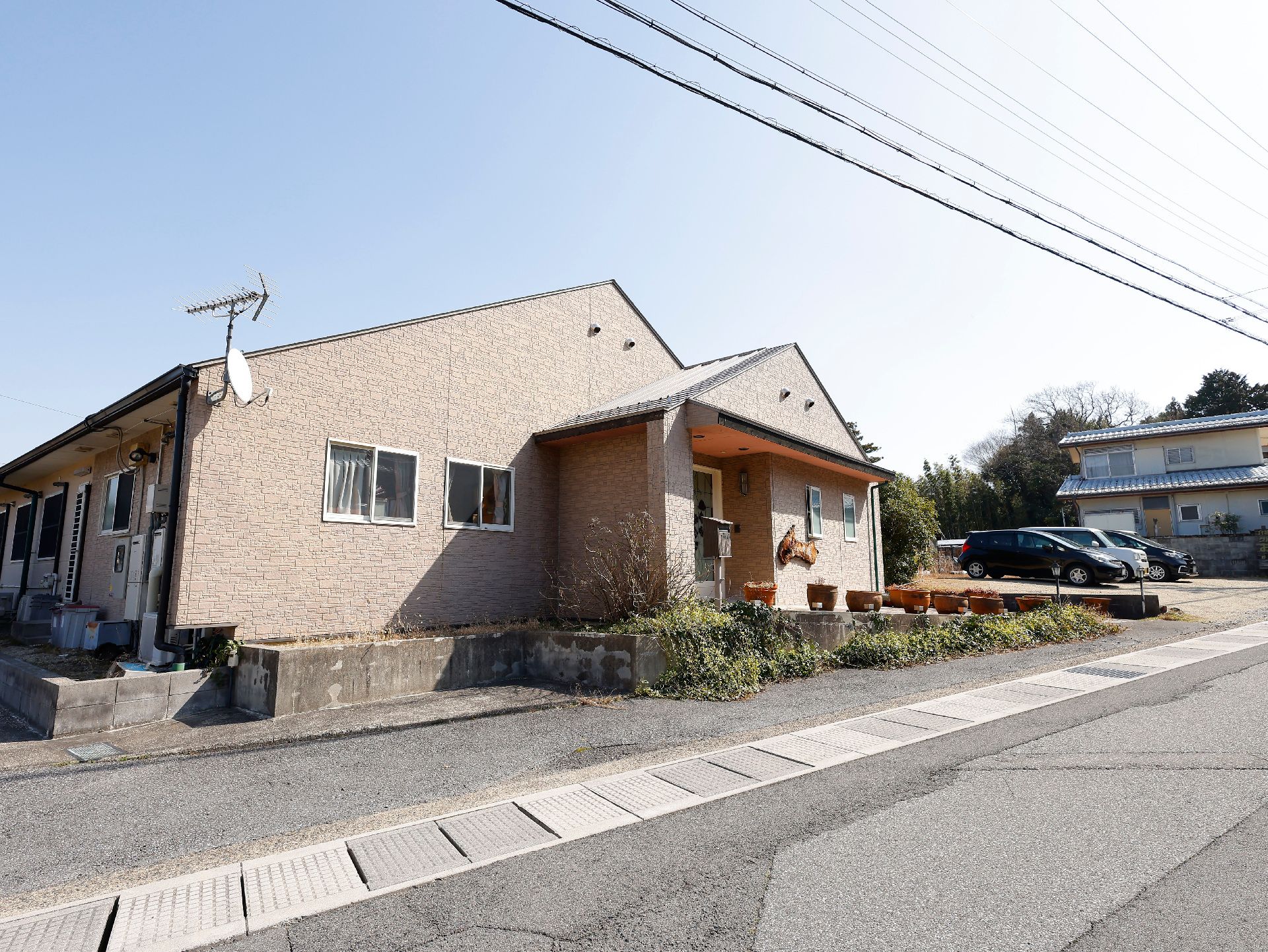 平屋建てのグループホームの外観