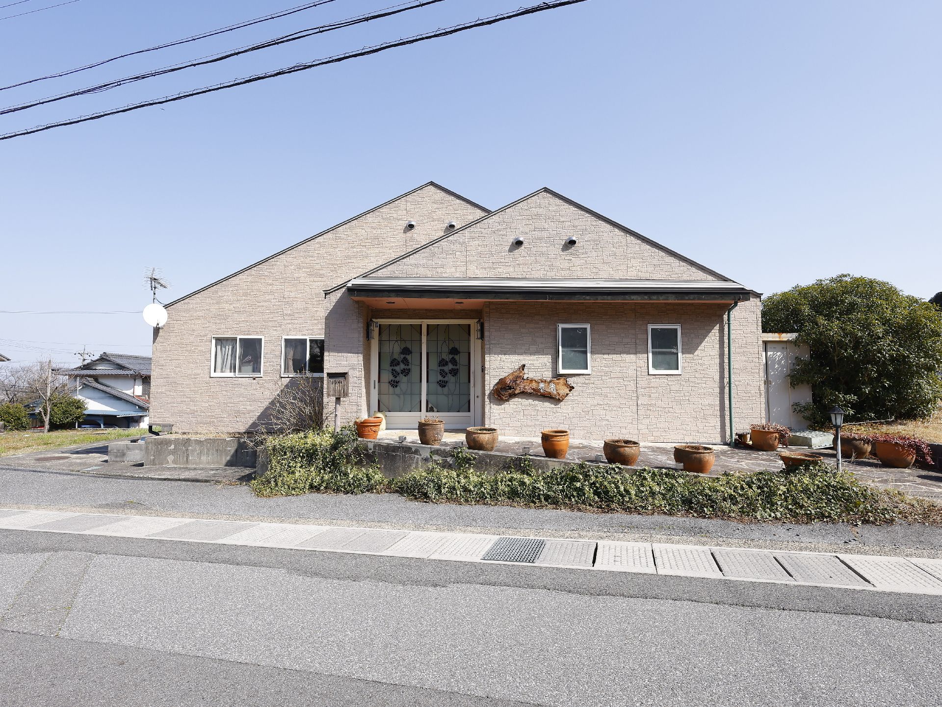 平屋建てのグループホームの外観