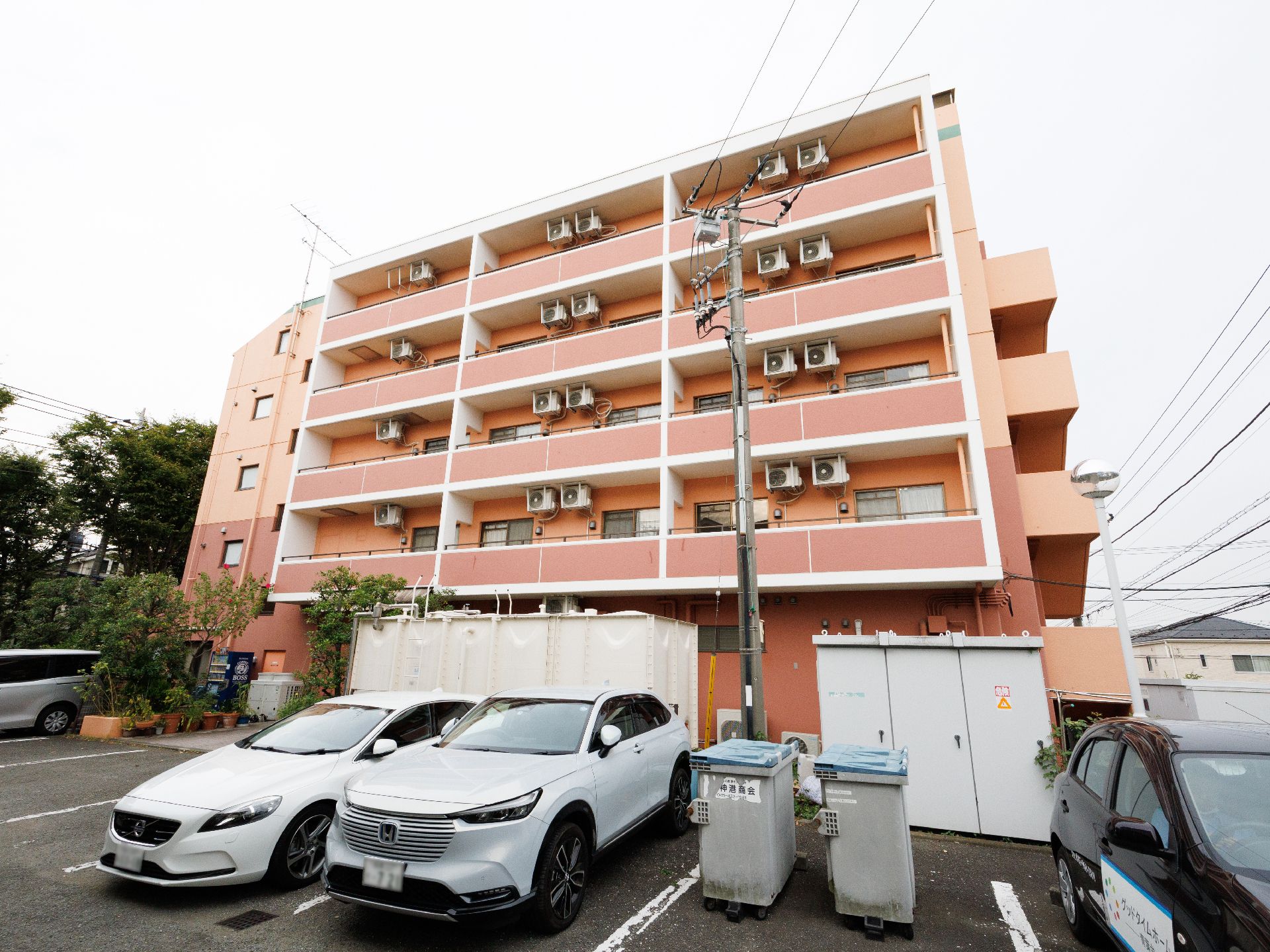 駐車場のある老人ホーム
