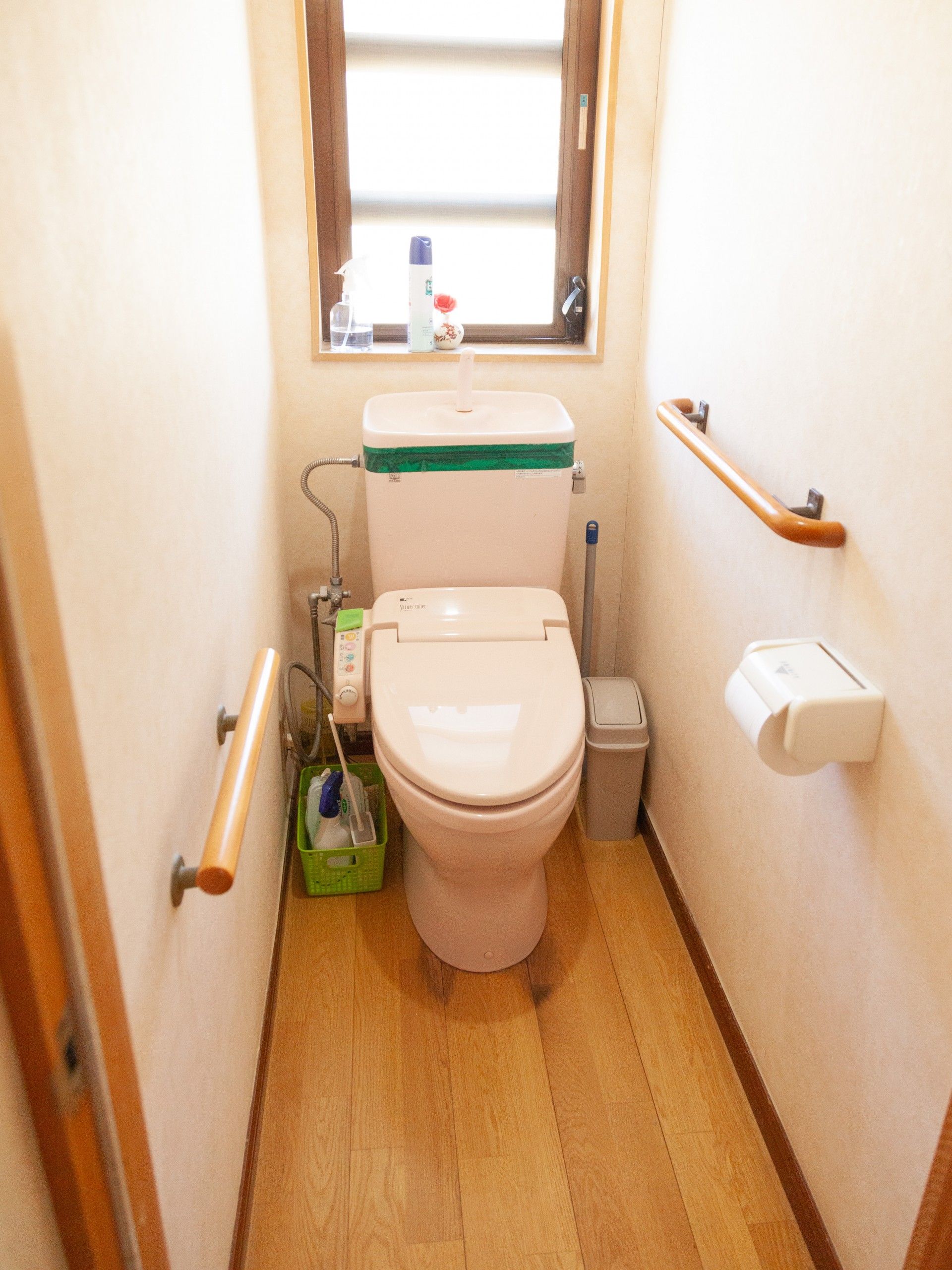 手すり付きトイレ空間