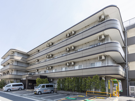施設前3