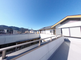 広々とした明るい屋上庭園