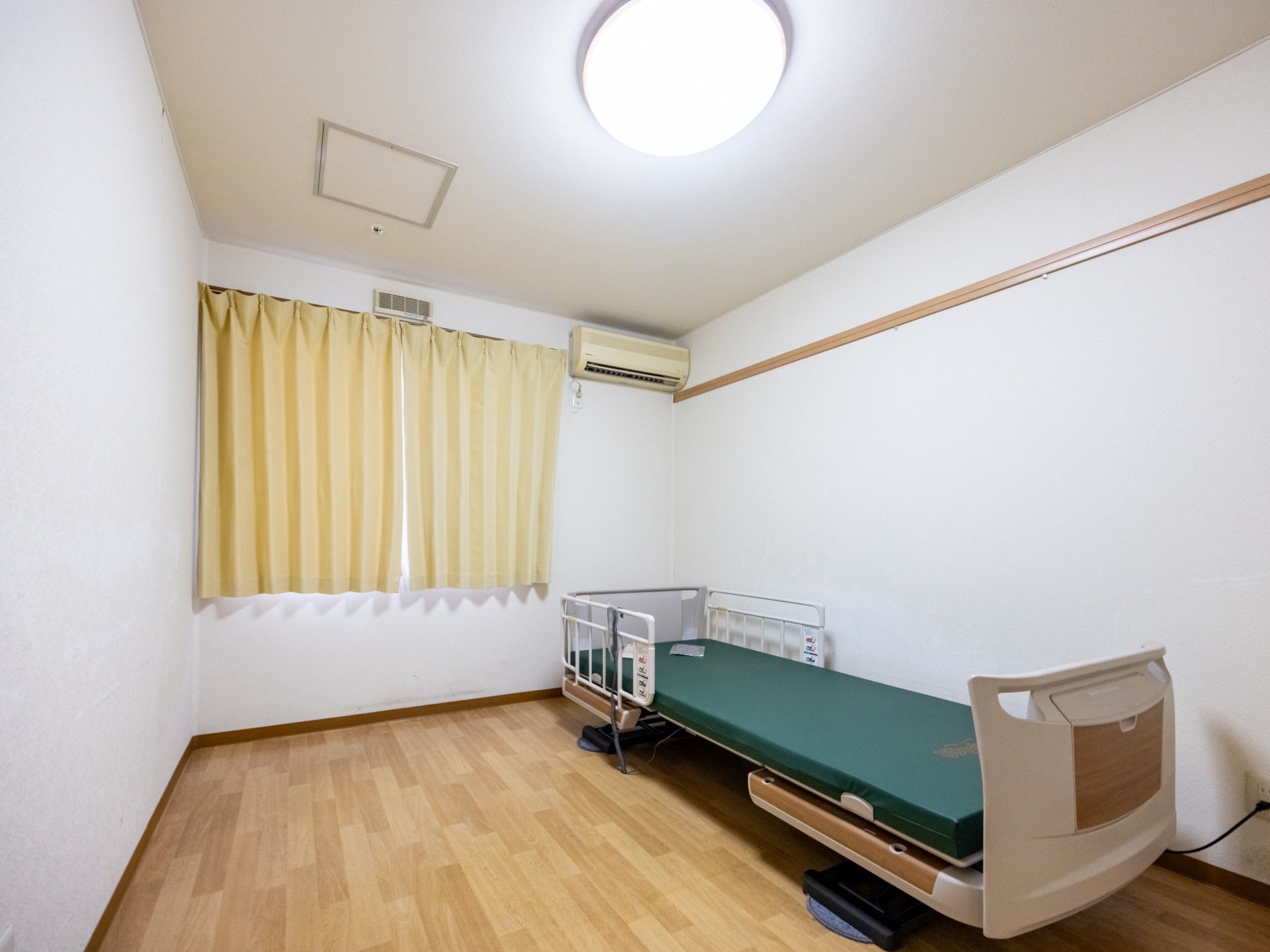 シンプルな個室
