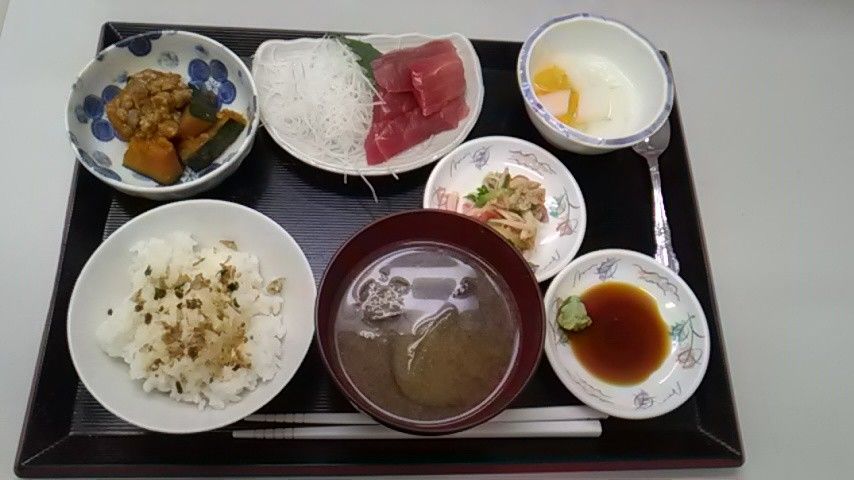 栄養バランスの食事提供