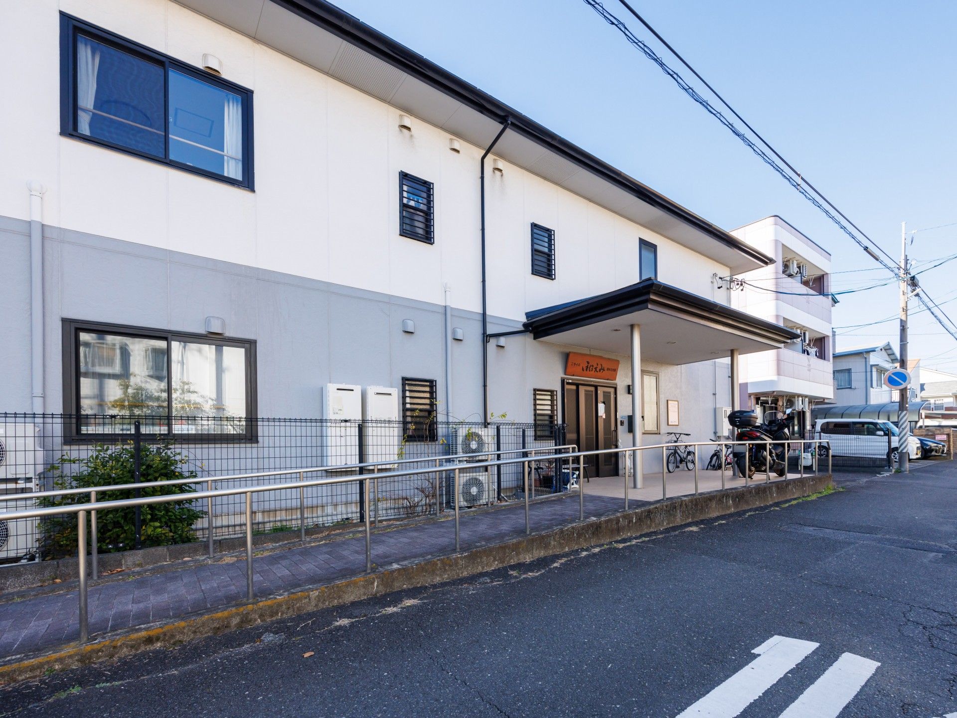 エントランスの外観