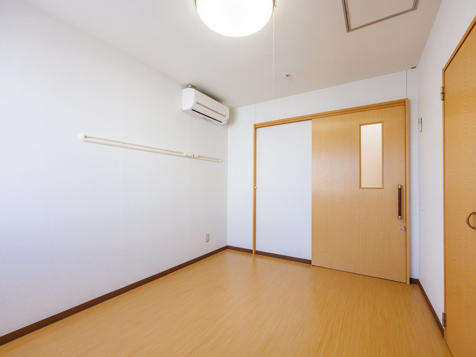シンプルな個室
