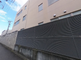 街角に建つ介護施設の外観