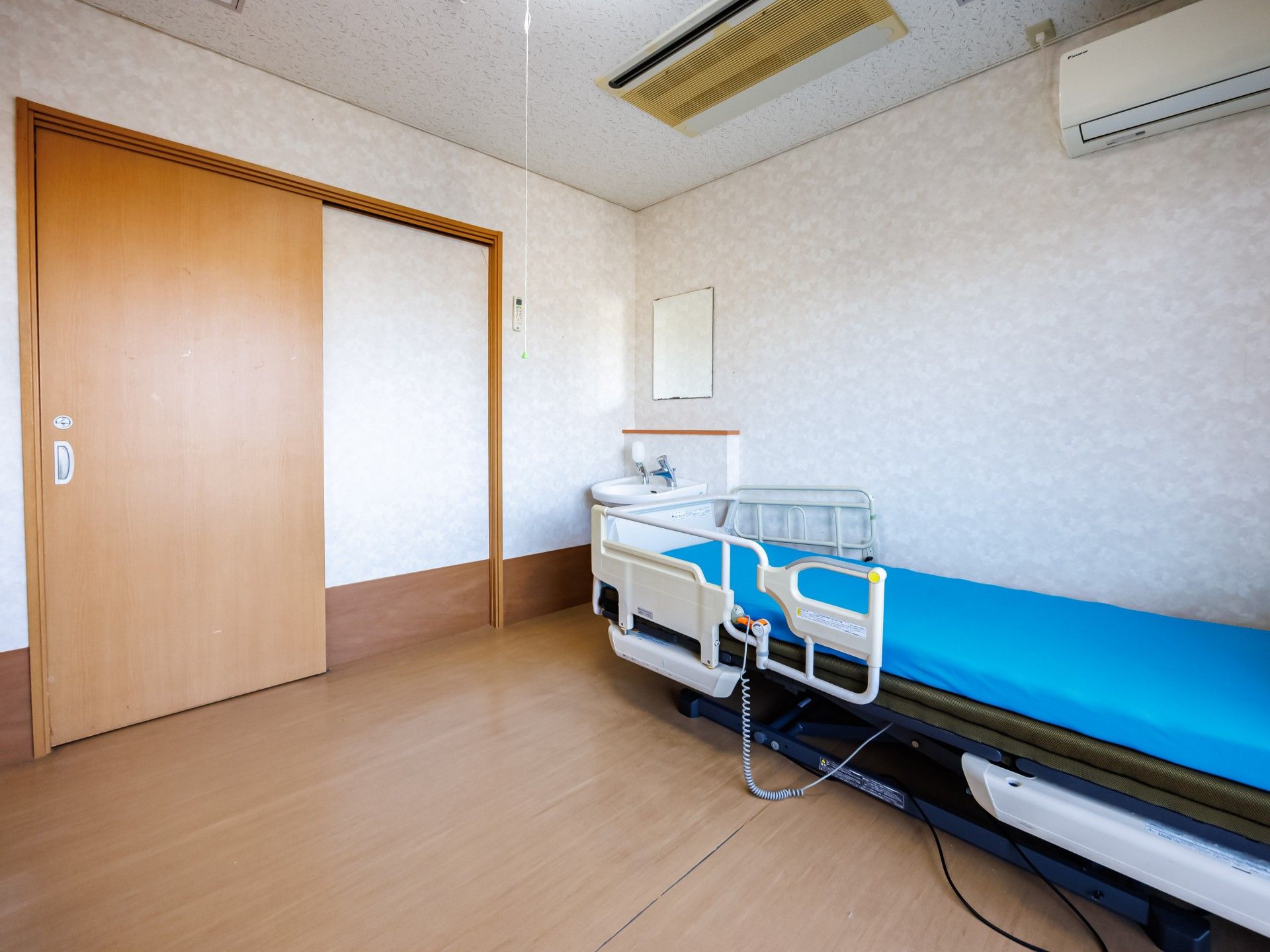 シンプルな個室