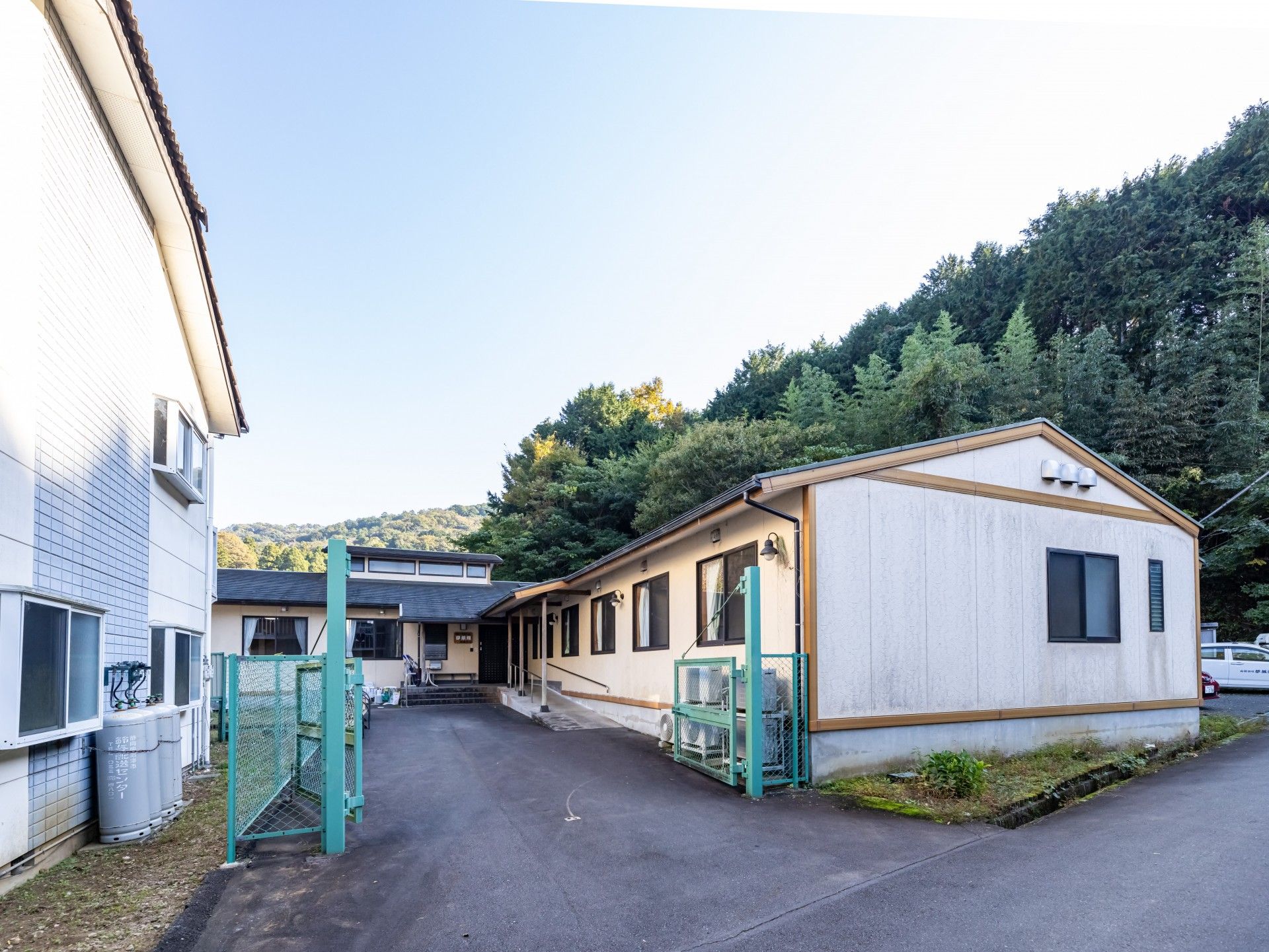 自然豊かな外観