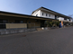 静かな住宅街にある施設外観