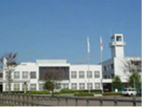 周辺には鉄道資料館がある。貴重な展示物などを見ることができるので、鉄道好きの方にはもちろん、どなた様でも楽しめる施設になっている。