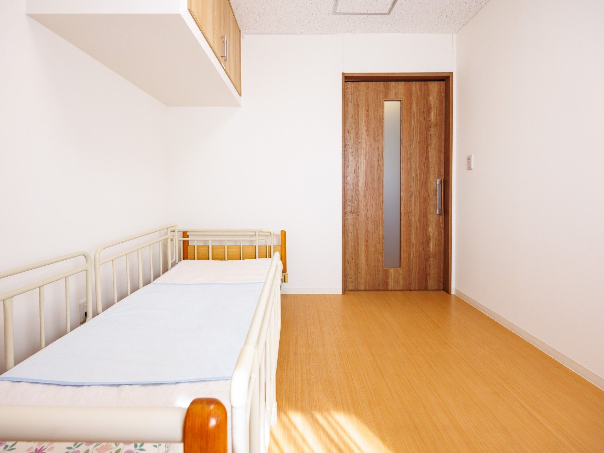 シンプルな個室の様子