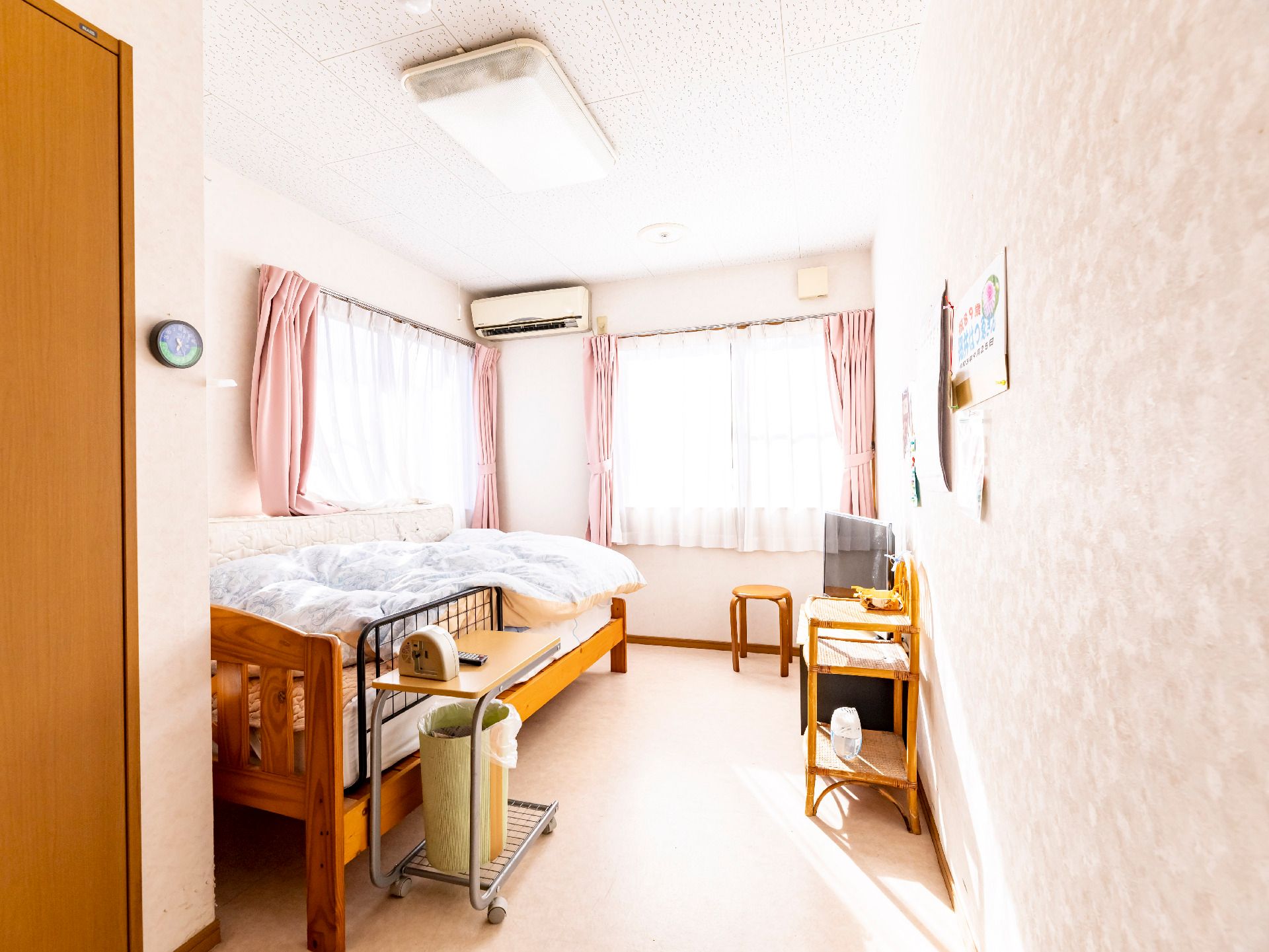 介護ベッドなどが設置されている居室