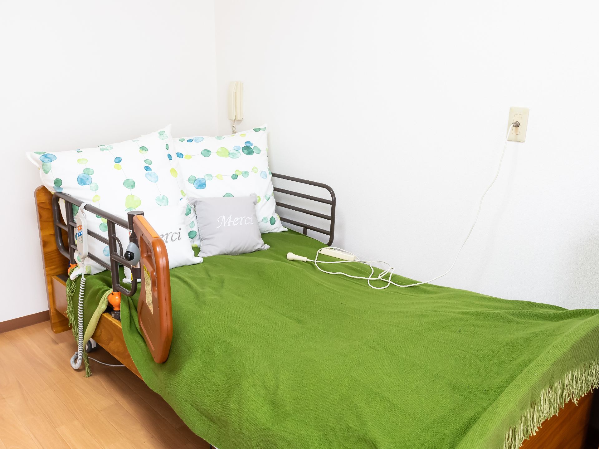 居室にある、ふかふかな介護ベッド