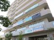 交通アクセスが良好な９階建ての施設である。ファストフード店や診療所も建物の中で開かれており利便性も良い。
