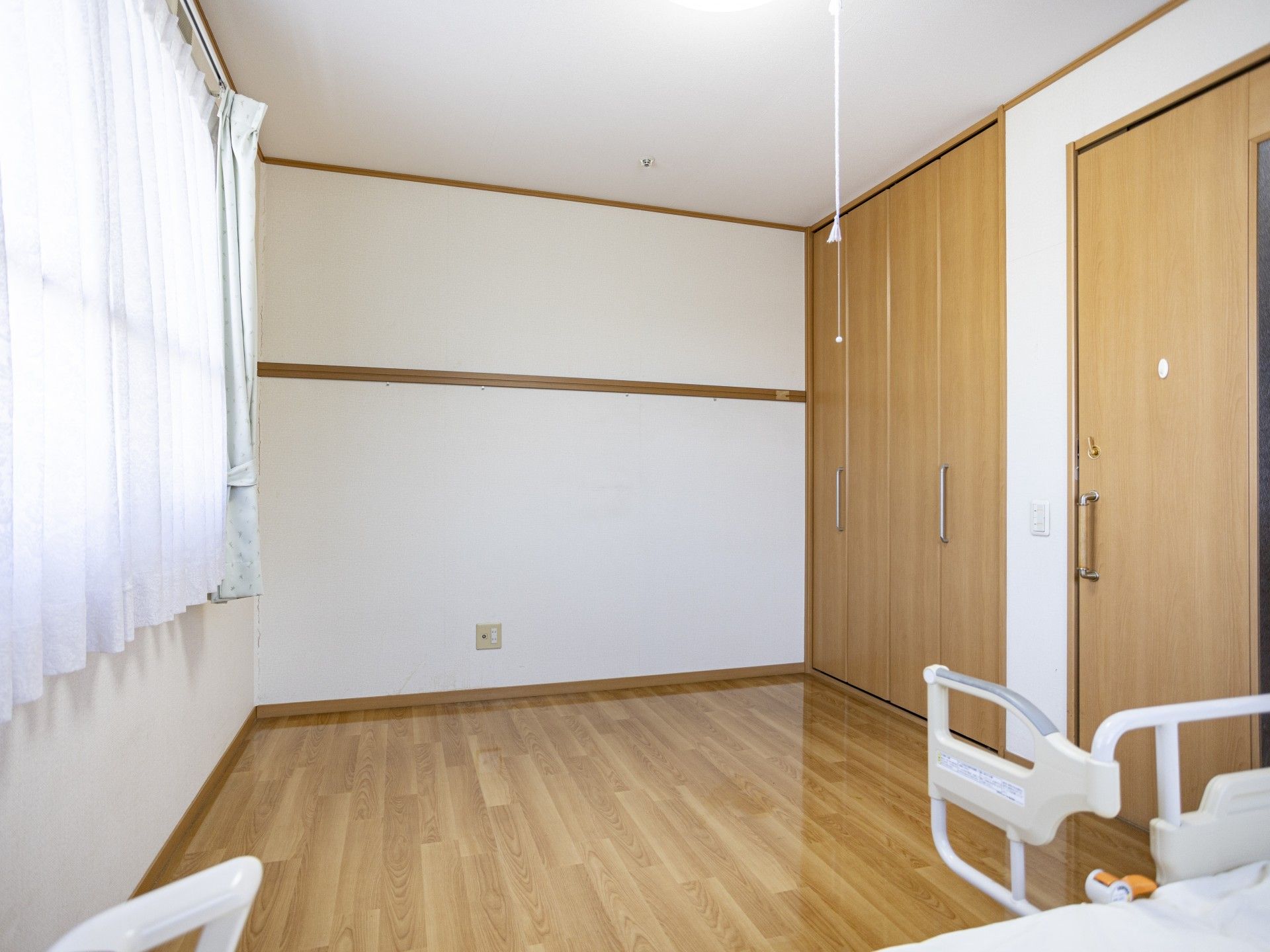 明るい個室の一角