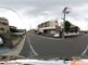 住宅街の角に位置する施設外観
