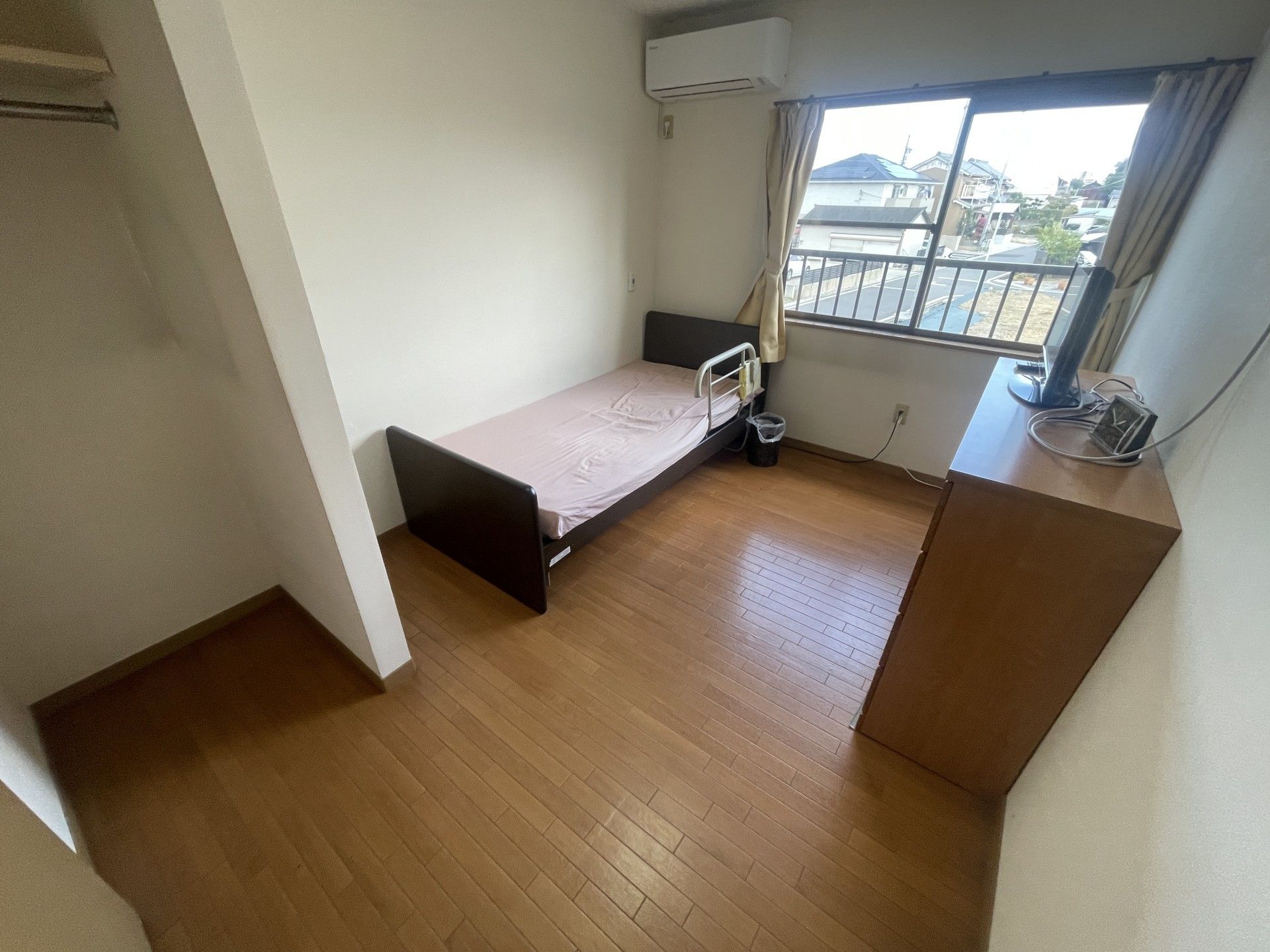 シンプルな個室の様子