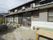 落ち着いた外観の建物