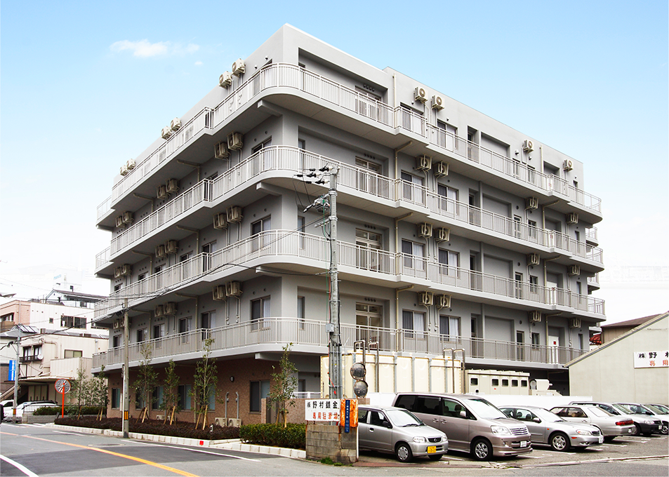 多階層の建物外観