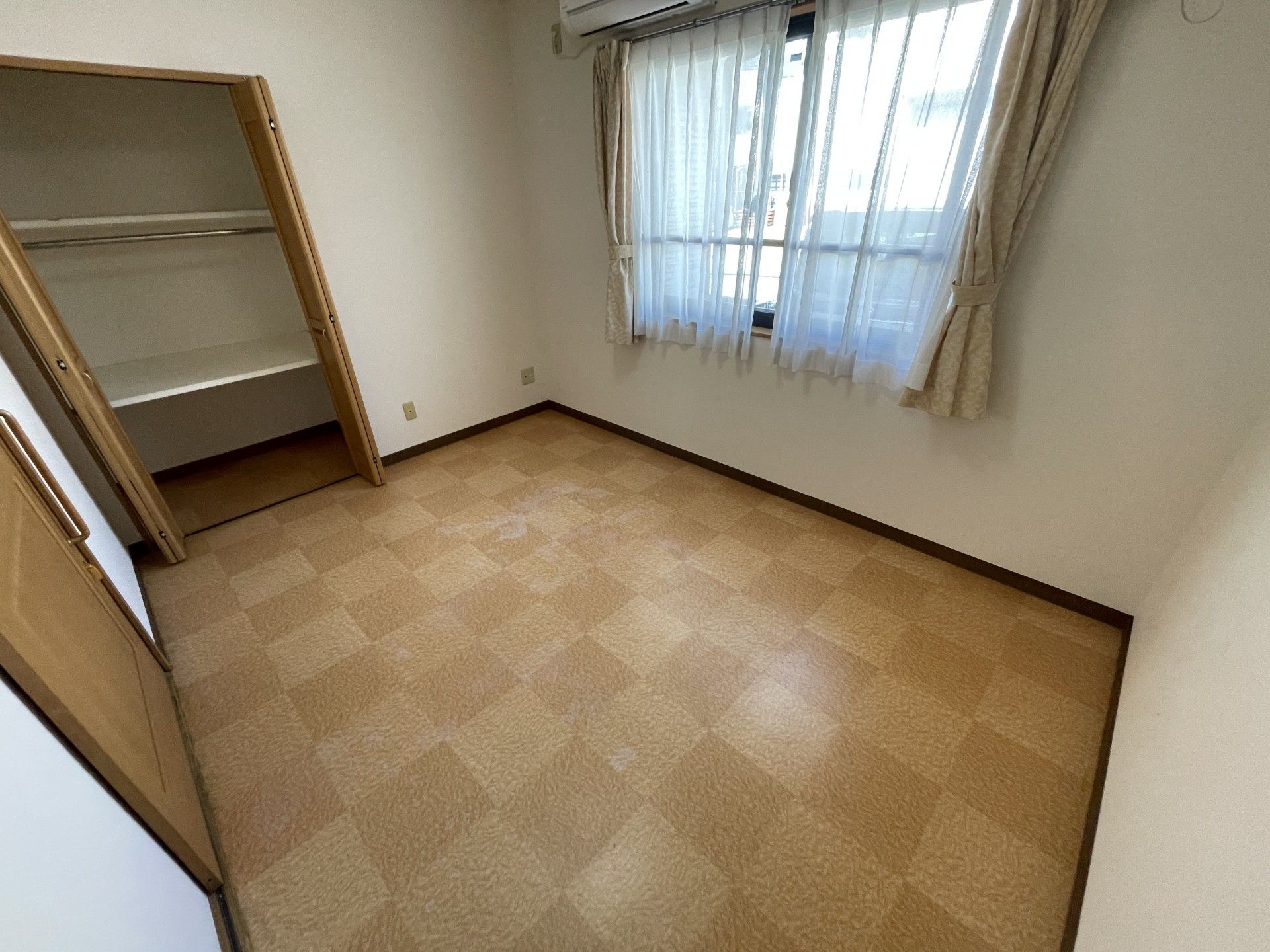 日差しが入る個室