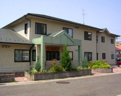 ゆったりとした建物の外観