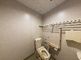 バリアフリー設計のトイレ空間