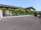 静かな緑広がる庭園