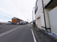 住宅街の角にある施設外観