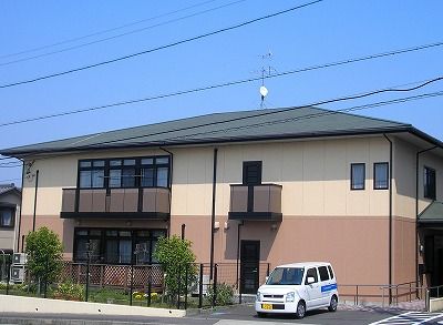 ゆったりとした建物の外観