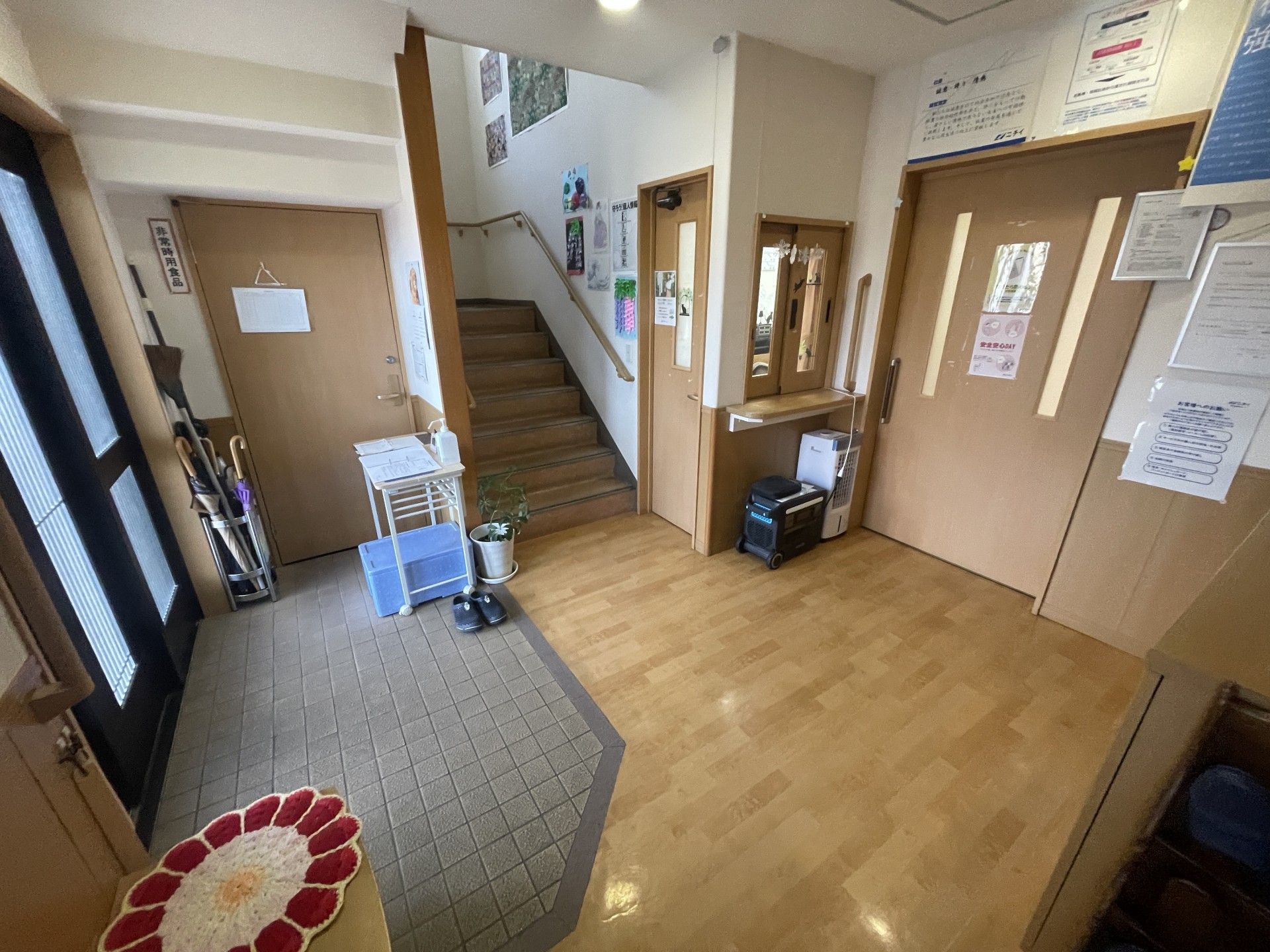 階段と廊下のある空間