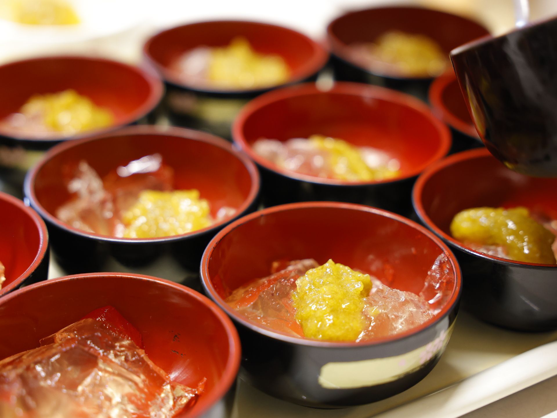入居者一人ひとりの体調や嚥下機能に合わせて調理される食事