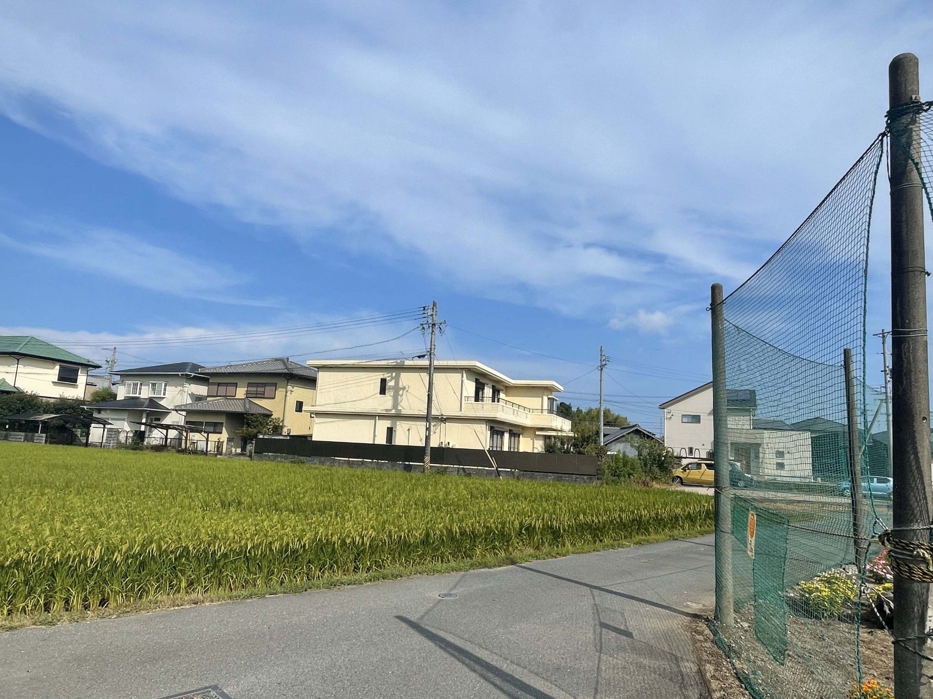のどかな田園に囲まれた施設
