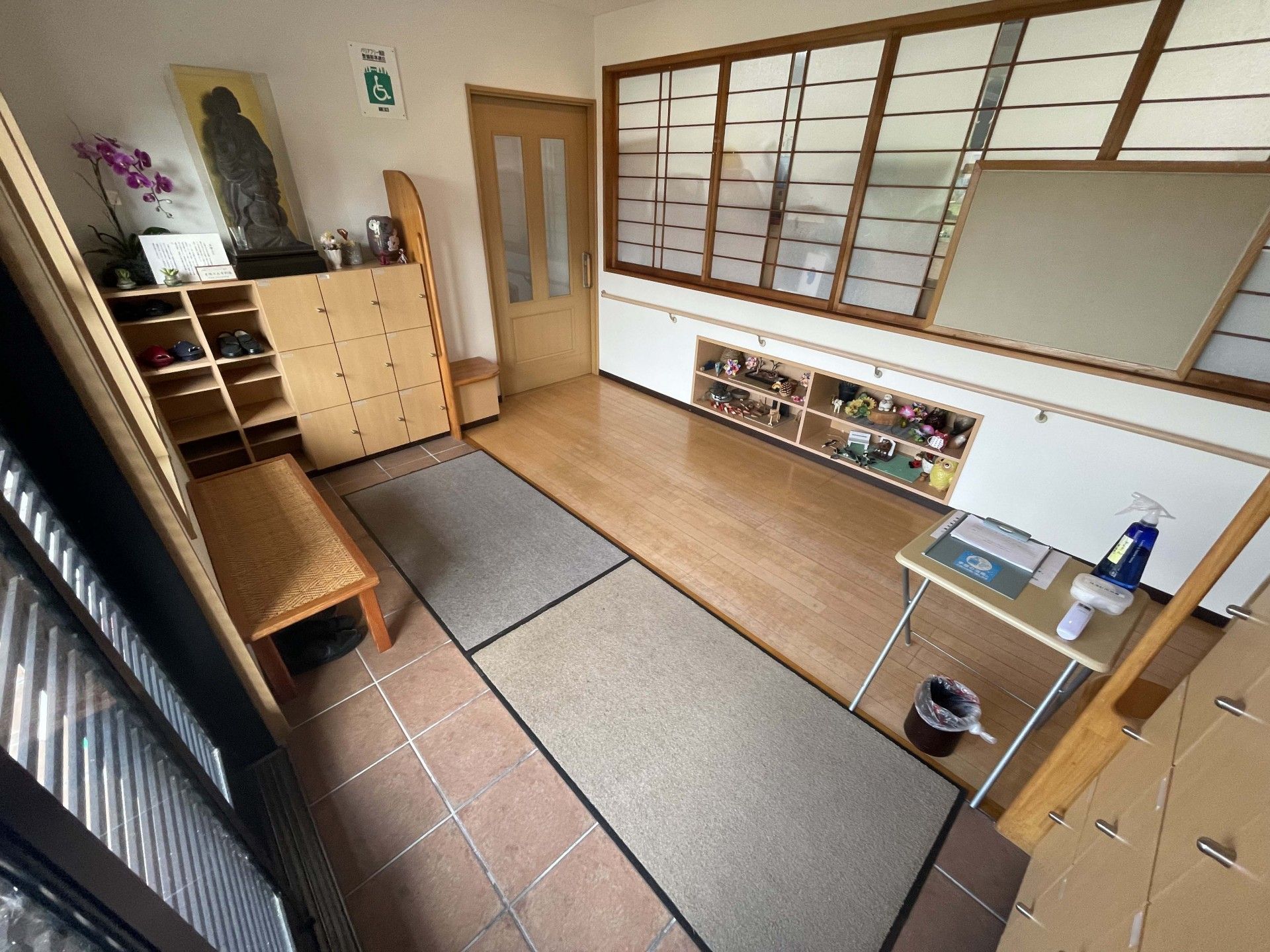 下駄箱がある入口