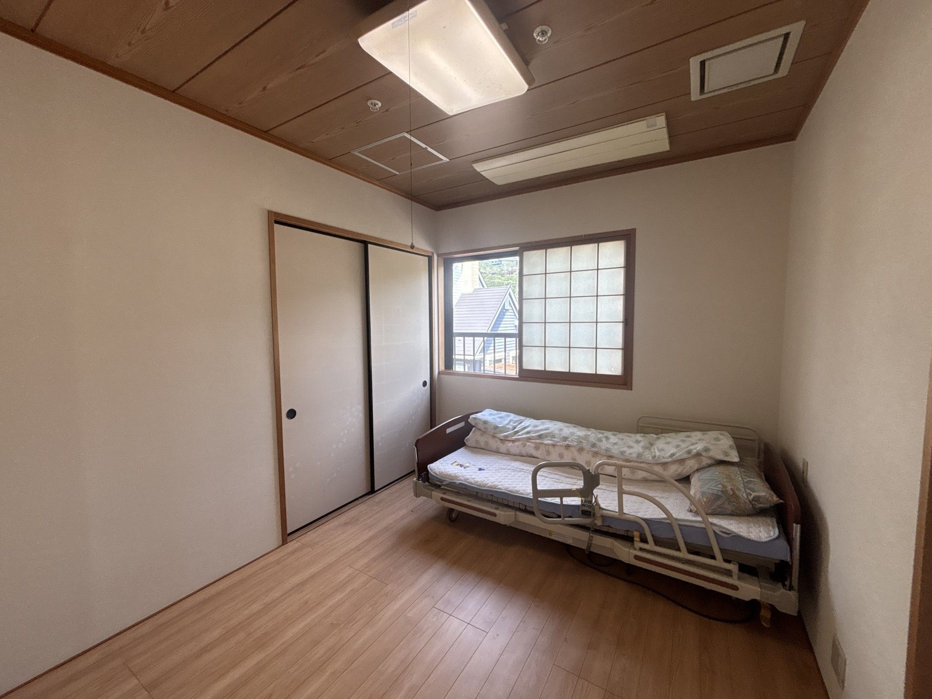 落ち着いた個室の様子