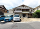 静かな住宅街の角地