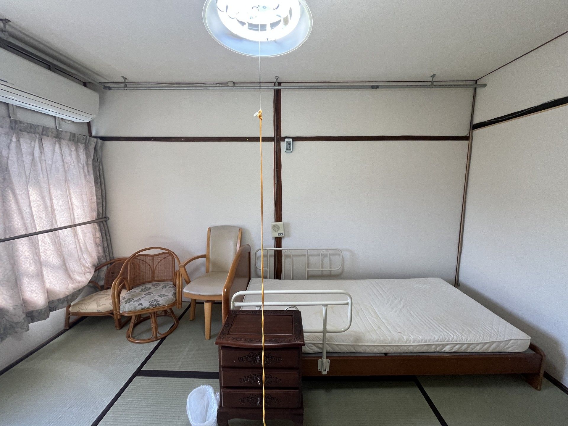 畳のある落ち着いた部屋